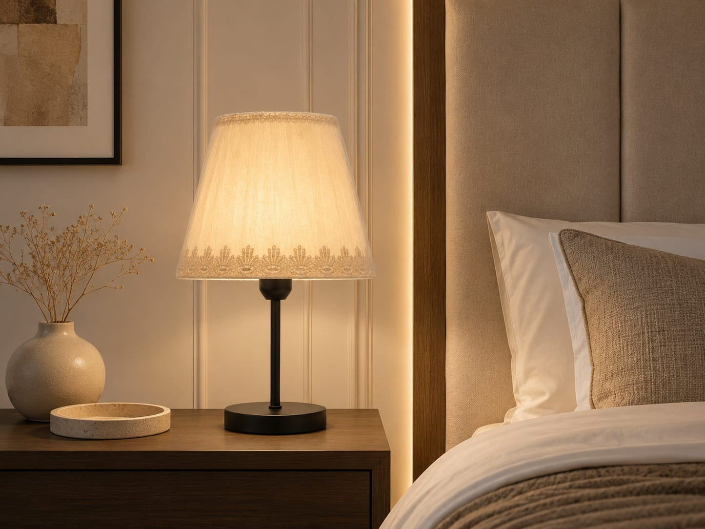 Classic Lace Table Lamp